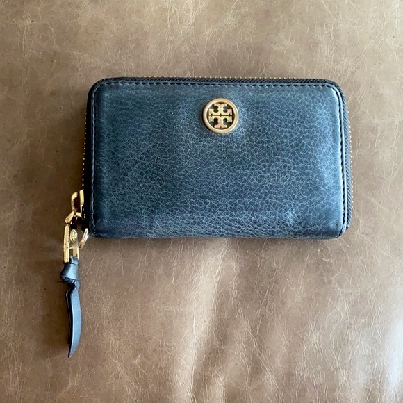 Tory Burch Handbags - Tory Burch Leather Compact Wallet Black